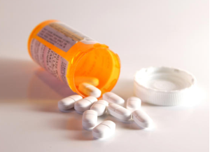 CDC SEEKS TO LIMIT ABUSE OF PAINKILLERS